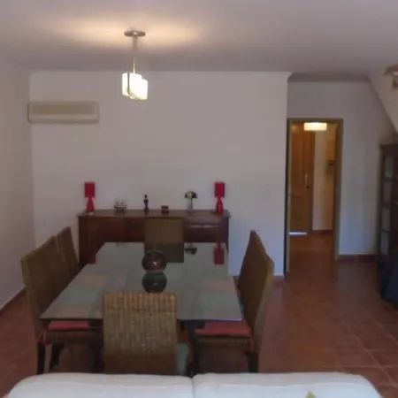 Villa Magnifica Moradia Em Condominio Fechado